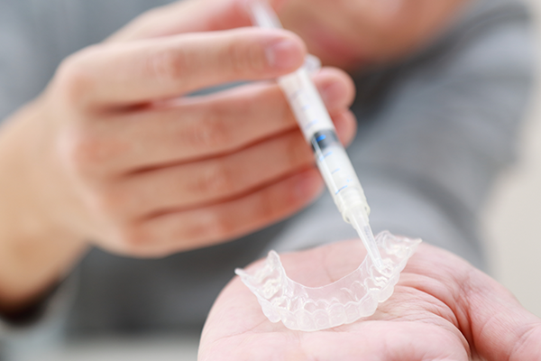 ジェルの効果で歯が白くなります