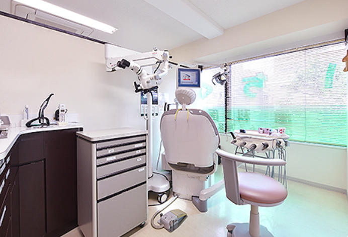 ①受付②待合スペース③治療ユニット