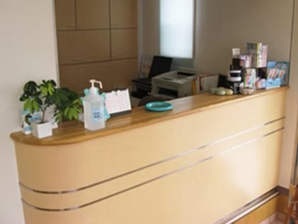 ①外観②受付③待合室