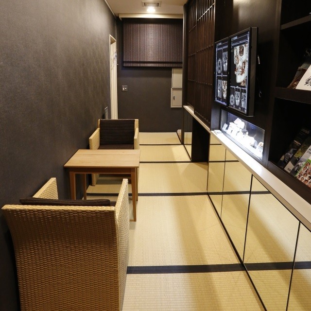 【両出バス停 徒歩1分】丁寧な対話と訪問診療に対応する鏡歯科医院