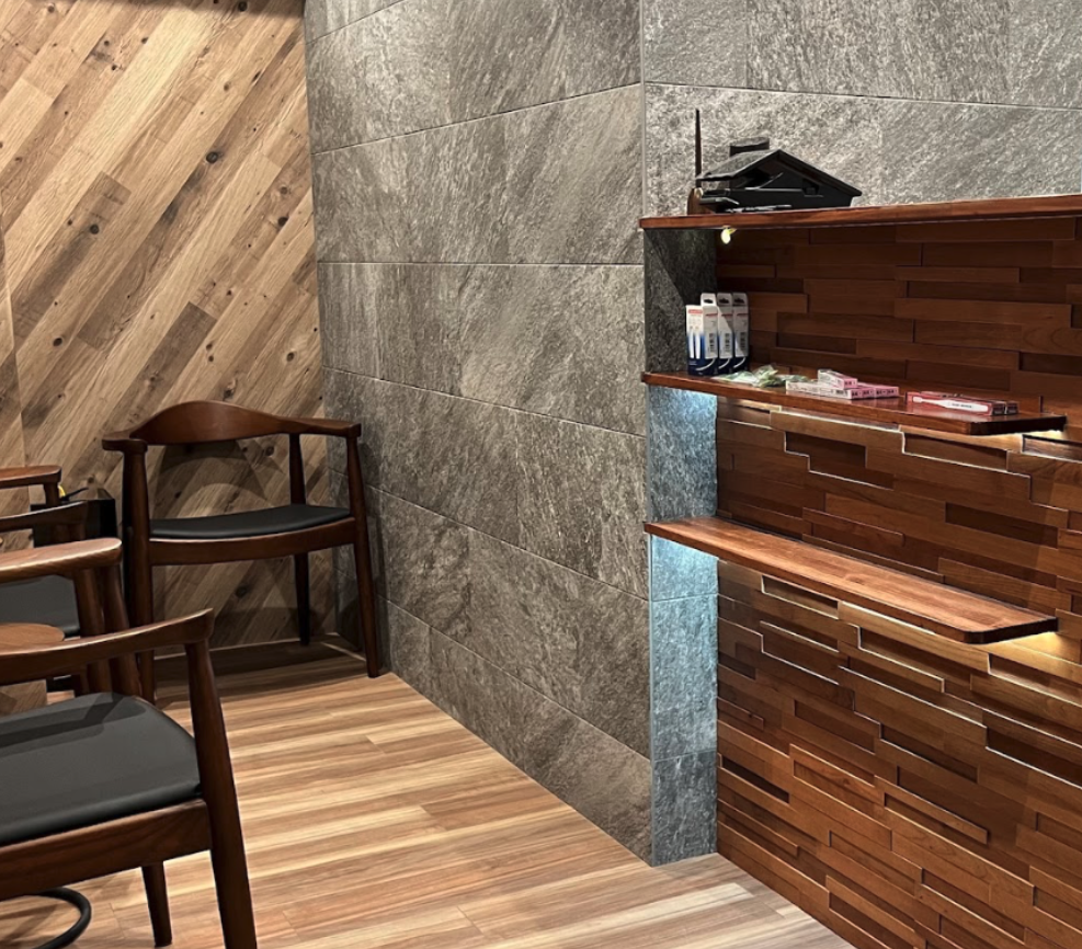 西新宿駅徒歩3分 痛みを抑えた矯正治療専門アポロデンタルクリニック西新宿