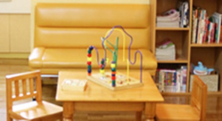 ①外観②キッズスペース③診療室