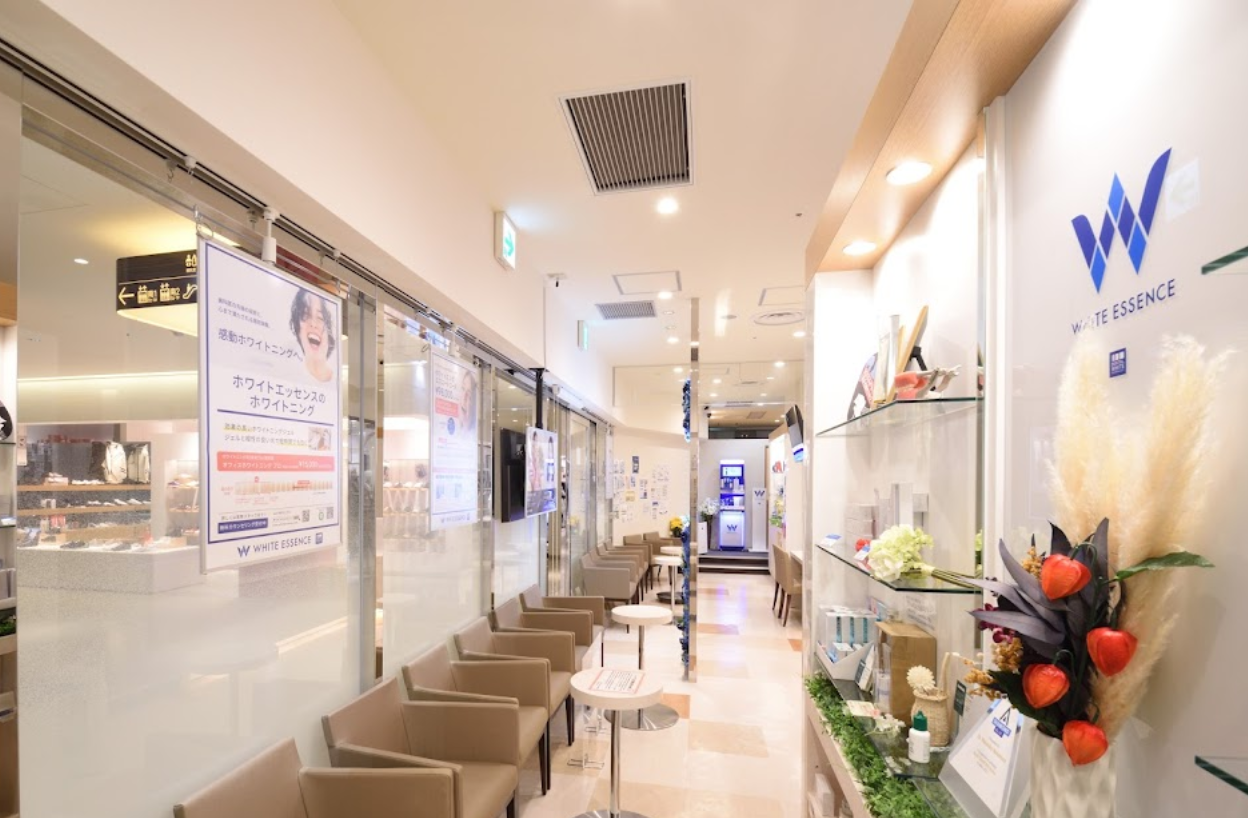 【土日祝診療あり】「ホワイトエッセンス 梅田大阪矯正歯科 グランフロント南館4F」
