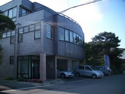 ①外観②診療室