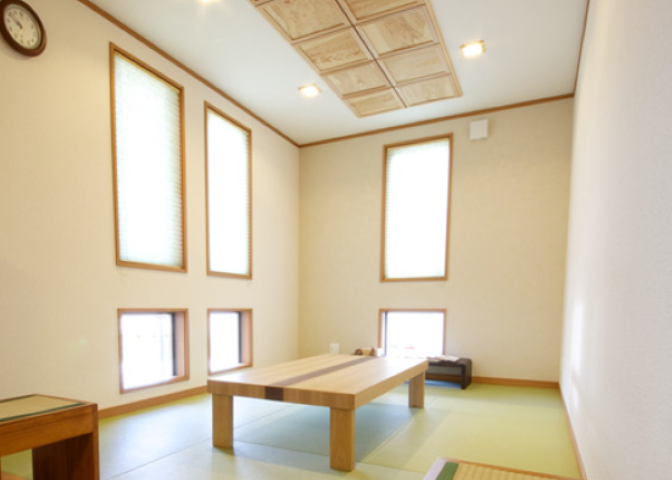 ①外観②待合室③治療室