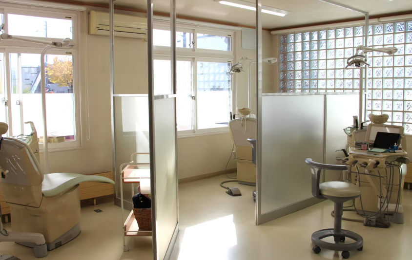 【留辺蘂駅徒歩3分・駐車場完備】地域に根差し幅広い診療を行う竹村歯科クリニック