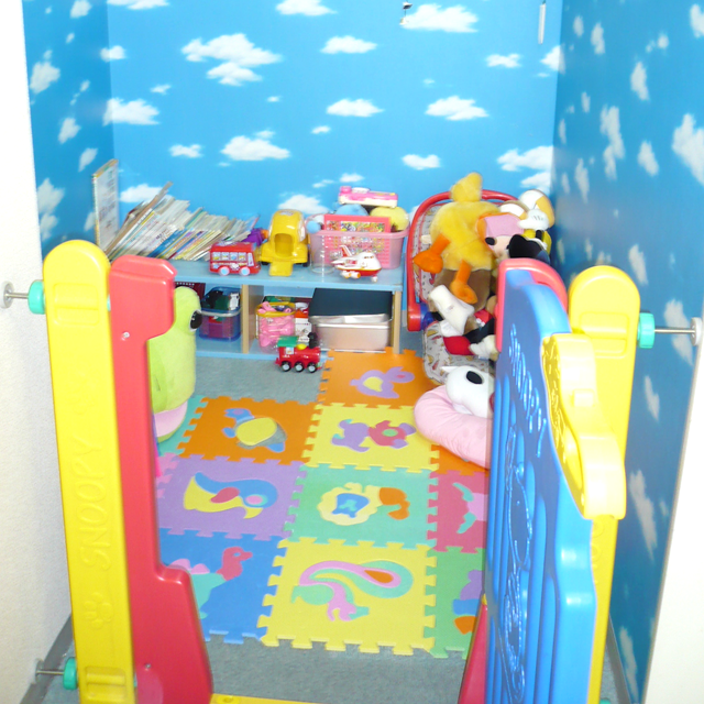 ①クリニック入口②診療室③キッズスペース