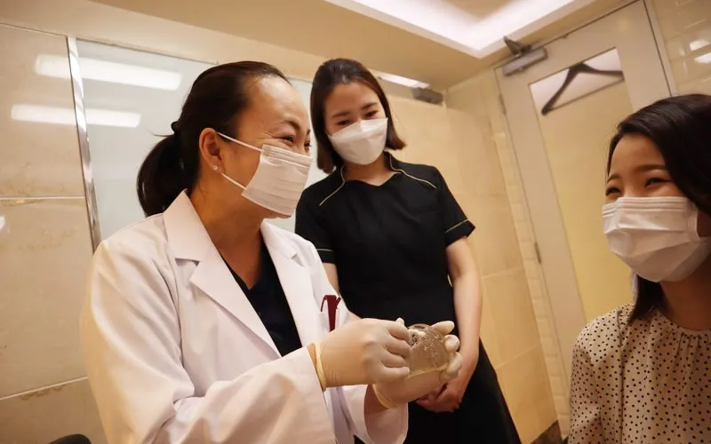 専門知識と高度な技術を持つ医師