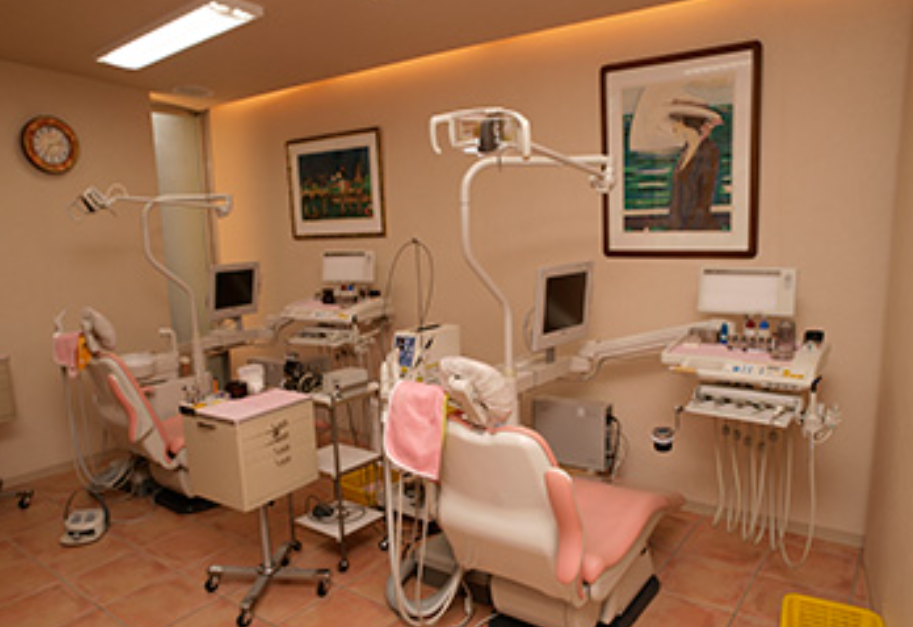 【府中駅から徒歩3分】【40年以上の実績を持つ府中市歯科医師会所属】女性院長が丁寧に診療する橋本歯科医院