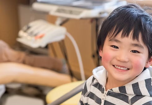 お子様の気持ちに寄り添いながら、無理なく進めるやさしい小児歯科治療