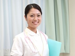 安心・安全な治療を目指した診療姿勢のもと、初めてインプラントを検討する方でも気軽に問い合わせることができます