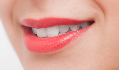 歯の健康を守りながら白さを目指す取り組みが提供されています