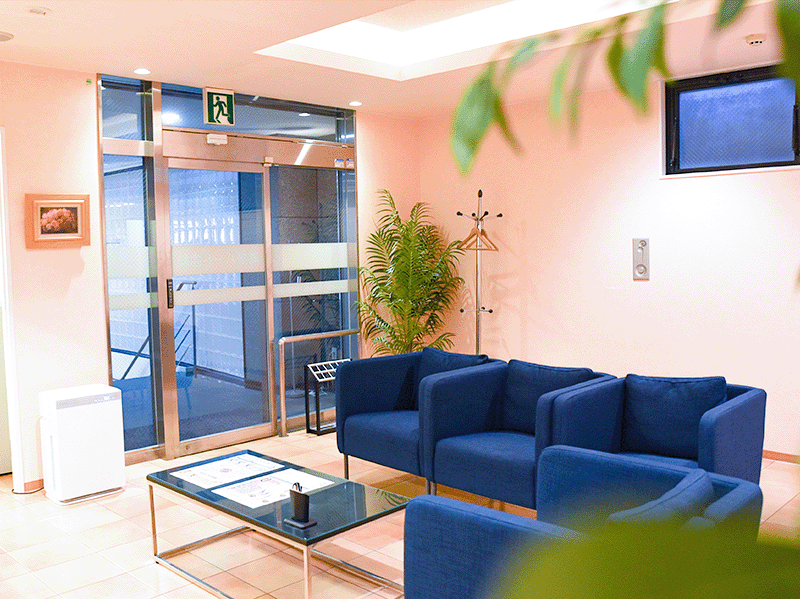 ①外観②受付・待合室③診療室