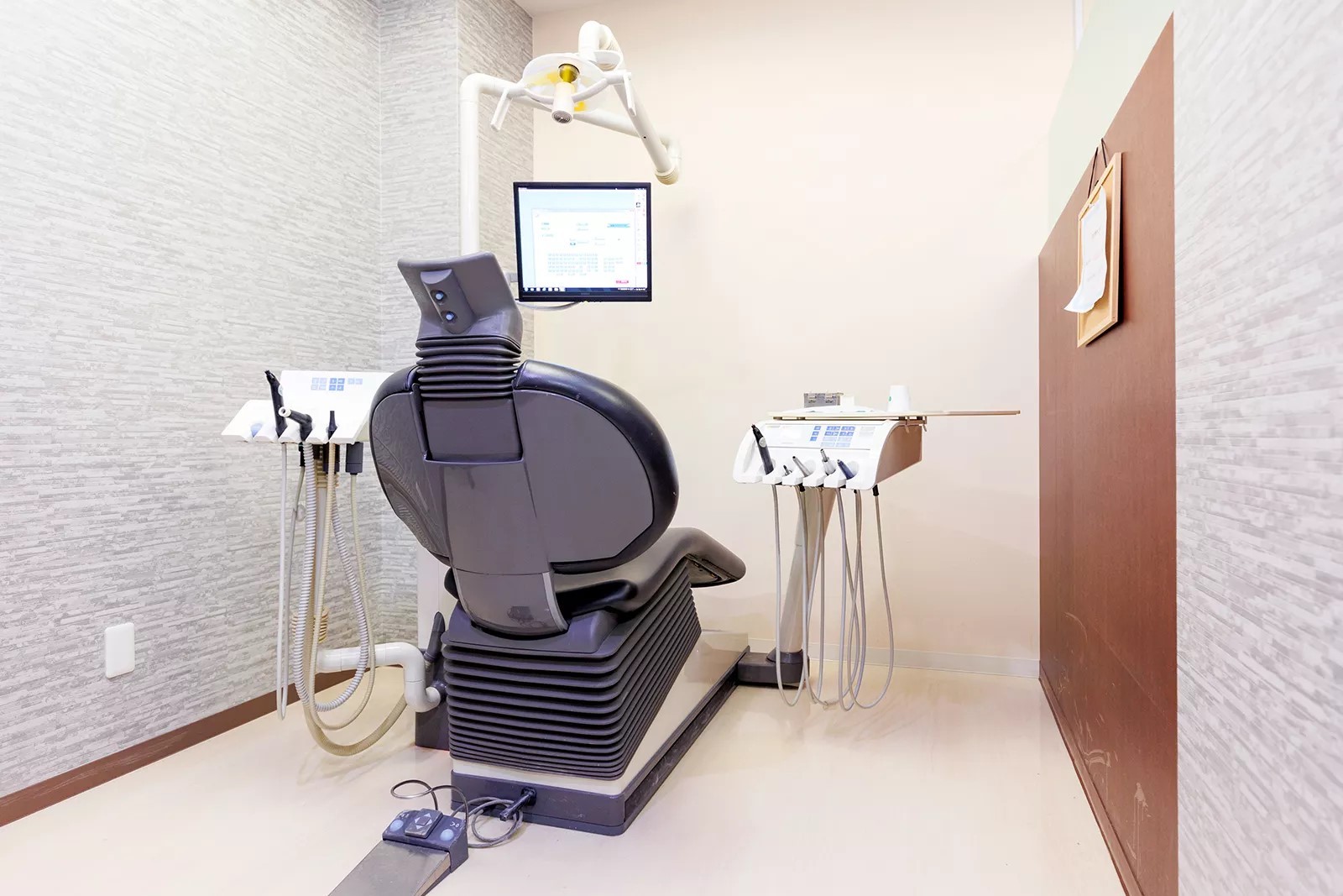 ①受付②待合スペース③診療室