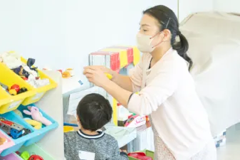 お子様一人ひとりの成長に合わせた“育てる”歯科診療