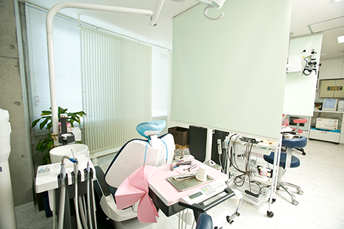 【香椎花園前駅から徒歩3分】【保険診療でも先端機器を活用】患者様の思いに寄り添った丁寧な治療を行う もろい歯科