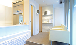 ①リラックスして治療を受けられます②丁寧なカウンセリングを行います③明るい院内