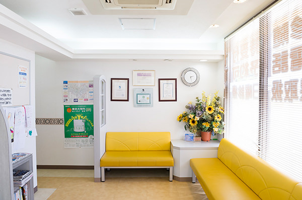 【浦添前田駅より車で12分】【国際口腔インプラント学会認定医　在籍】【土日診療あり】患者様へ最善の治療を提供する中央歯科