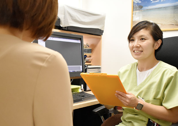 インプラント治療説明の様子