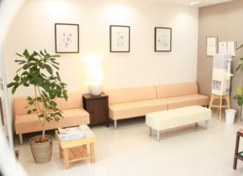 【原バス停より徒歩５分】身近でいつでも安心して通える「患者様にとって一番頼りになる」さかい歯科クリニックです