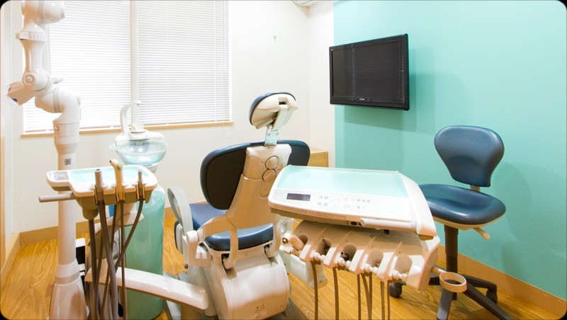 患者様一人ひとりの口元の状態や希望を踏まえ、歯と歯ぐきの両面から審美性を高めるホワイトニング治療を提案しています。