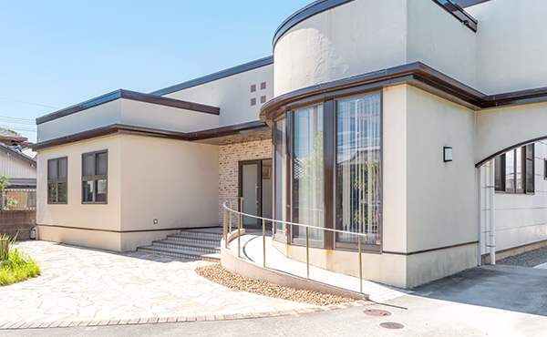 【天竜川駅徒歩5分】土曜診療に対応する地域密着型の山﨑歯科医院