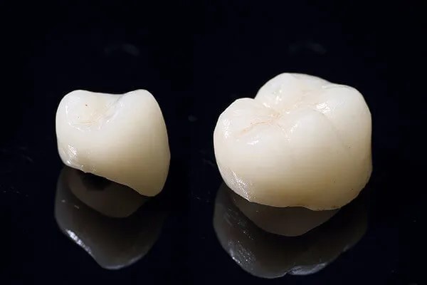 天然の歯との親和性が高いジルコニアです