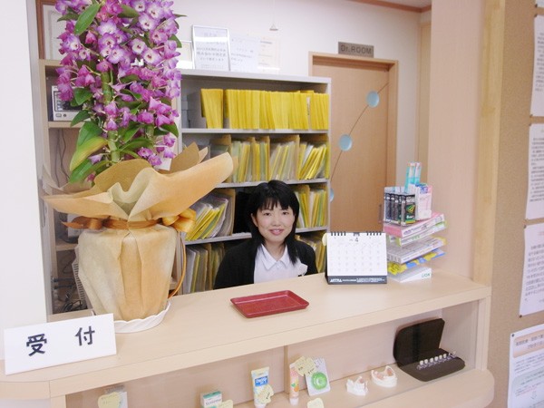 ①医院入口②受付③待合室