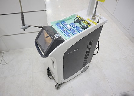 歯科用レーザーによって治療の負担を軽減しています