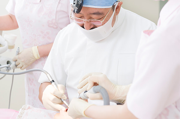 痛みがなく、削らない・抜かない治療