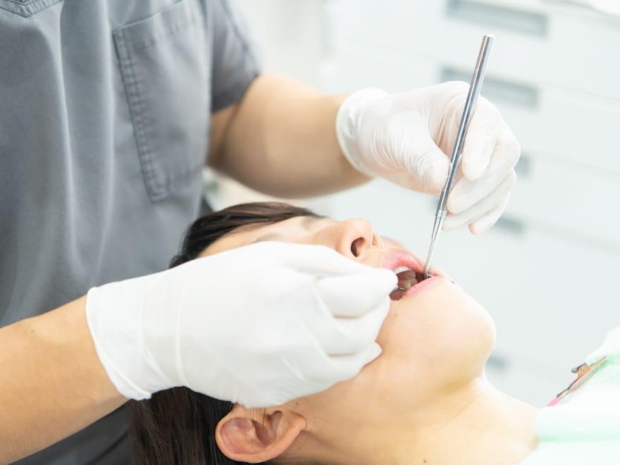 親知らずの診断・抜歯や顎関節症など、顎口腔領域全体に関わる診療に対応しています