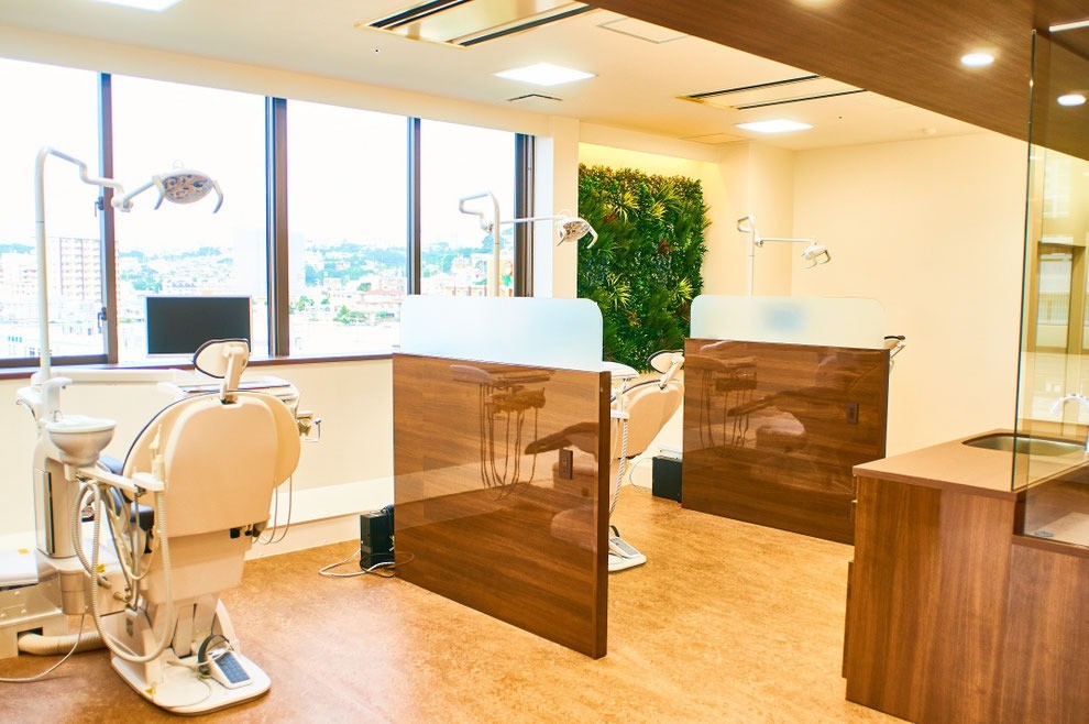 【駐車場完備】幅広い歯科診療と完全予約制で通いやすい たなだ歯科