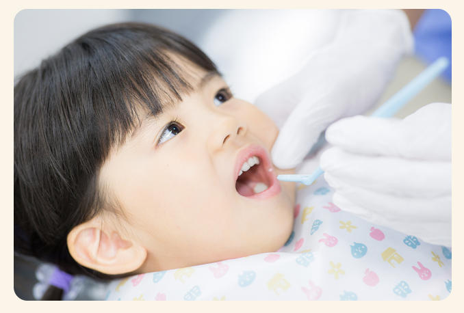 お子様の成長に寄り添った診療を心がけ、健康な歯を守るサポートを行っています