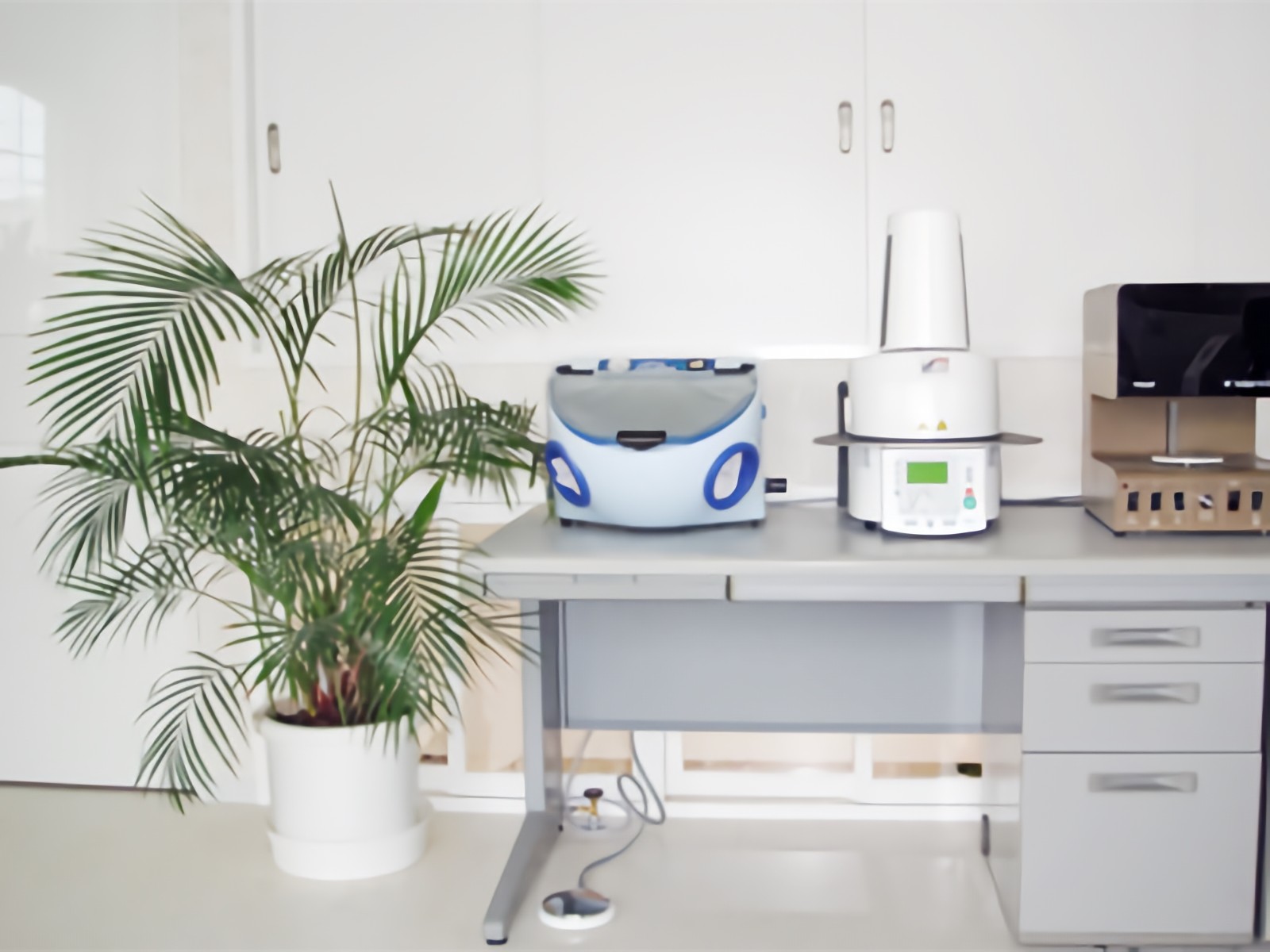 高強度ガラスセラミックe-max・ジルコニアセラミックを取り入れております