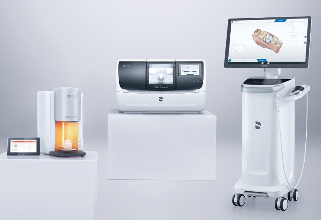 詰め物や被せ物を製作するセレックという機械です
