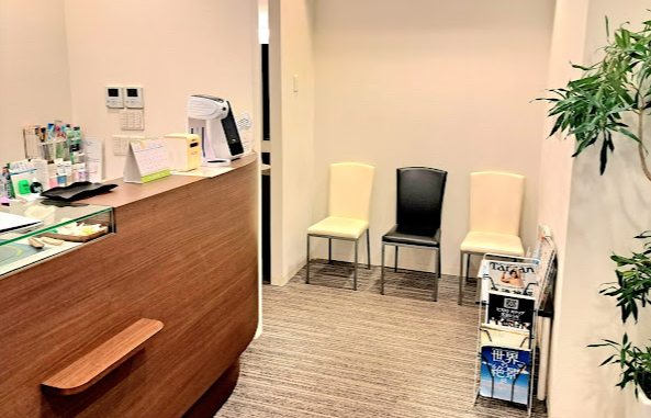 ①受付②治療室③治療風景