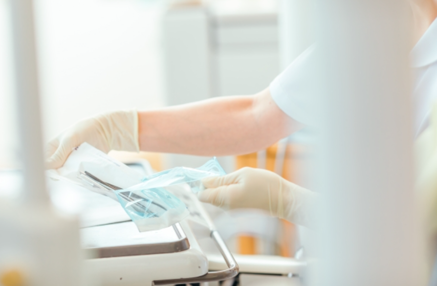 科学的なカリエスリスク評価に基づく個別化された予防プログラムを提供