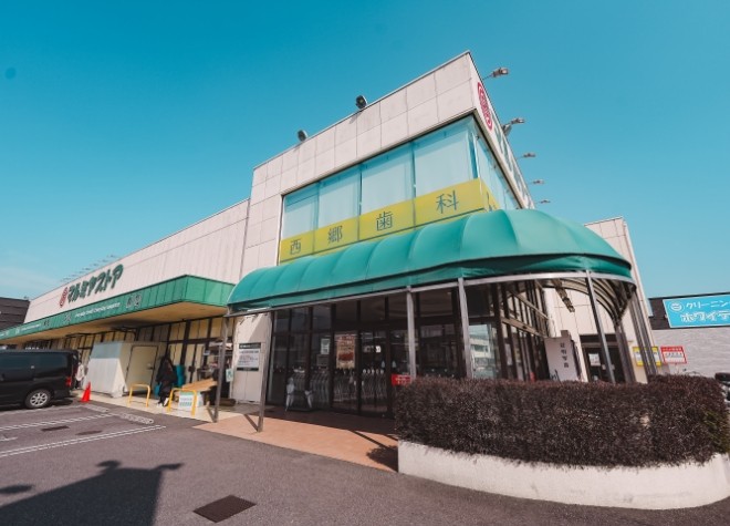 ①医院外観 ②昇降機 ③診療室