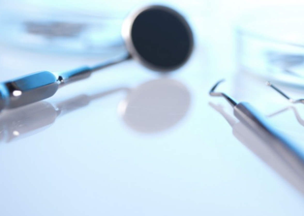 お口の状態に合わせた治療を行い、健康な歯を維持するお手伝いをしています