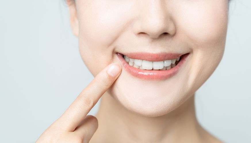 専門的なクリーニングと日常のセルフケアを組み合わせた継続的な予防管理を提供しています。