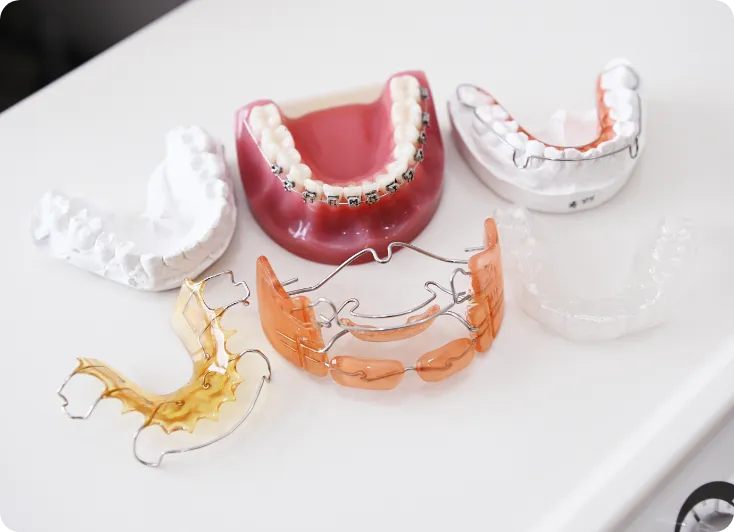 透明で目立ちにくい器具もあります