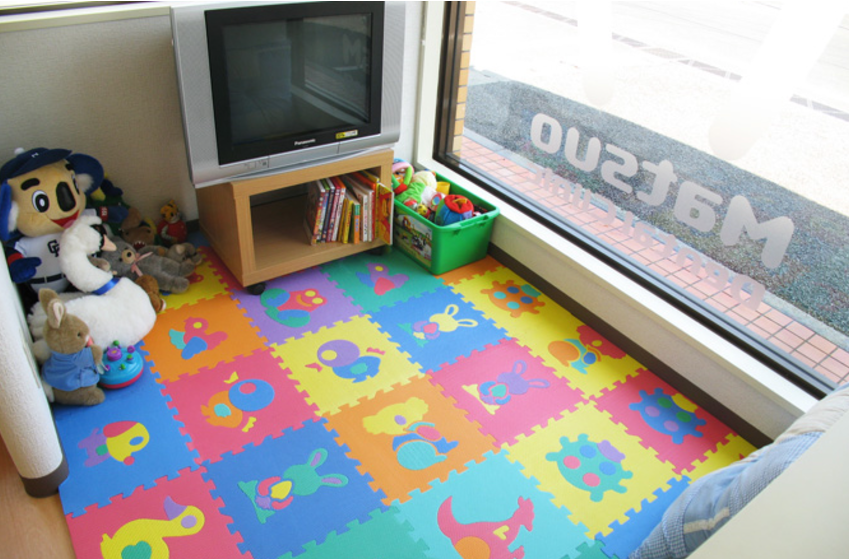 ①受付②パウダールーム③キッズスペース