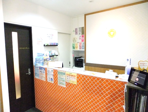 ①外観②受付③パウダールーム