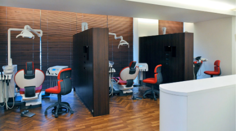 【土曜も20時まで】歯科治療が苦手な人も安心して通える歯科医院