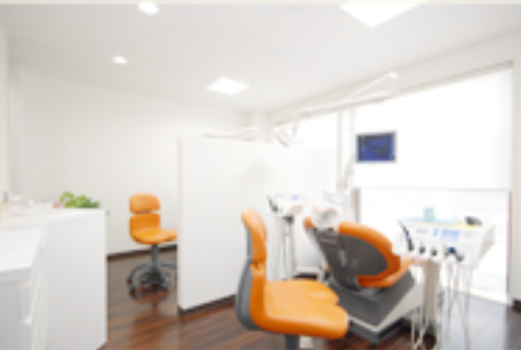 【土曜日診療あり】患者様が生涯にわたって健康な口腔環境を保てるよう歯周病専門医が治療を提供する「アイデンタルクリニック」