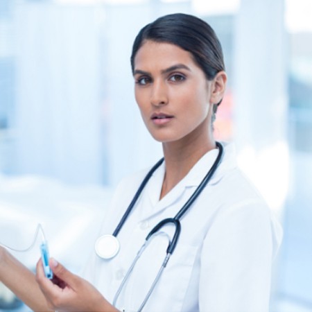 麻酔科医による静脈麻酔にも対応