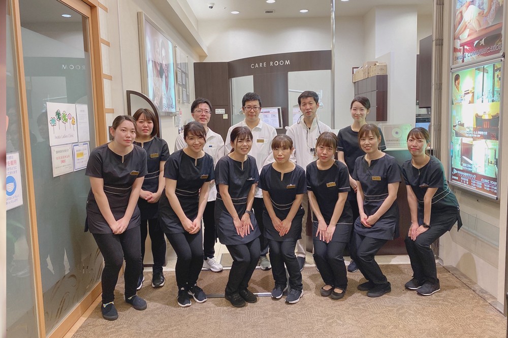 最も大切にしているのは「スマイル＆コミュニケーション」という言葉に凝縮された姿勢です