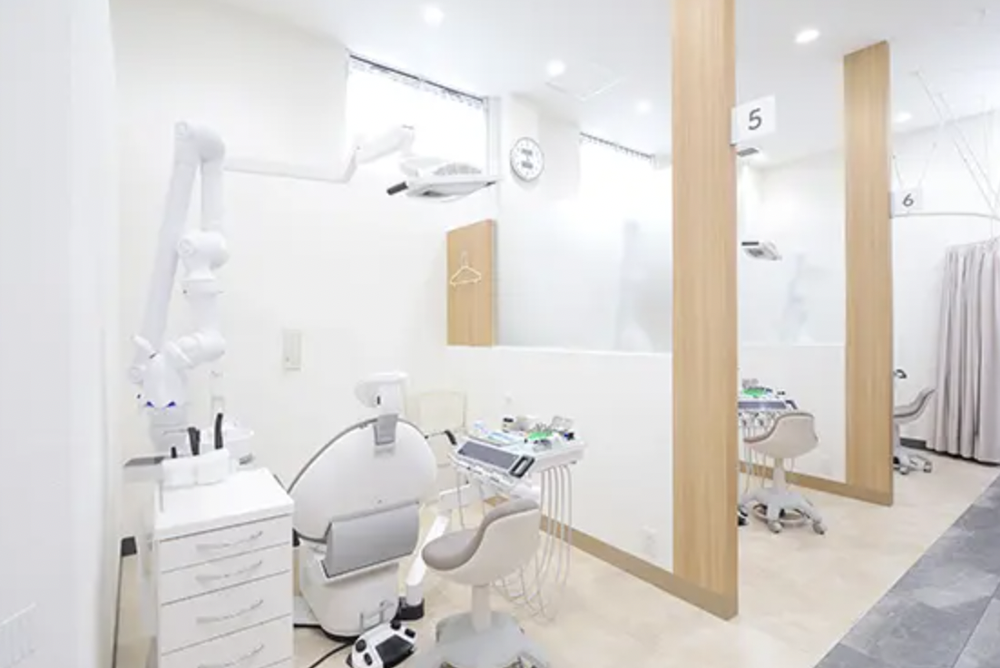 狭山市駅より徒歩10分【無料駐車場完備】土・日診療可能の木馬歯科医院