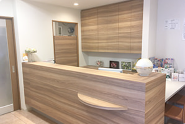 【土曜日診療あり】お口の健康を維持することで、明るく笑顔のある生活を送っていただけるようサポートする「わたなべ歯科医院」