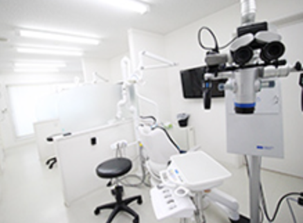 ①クリニック外観②受付③診療室